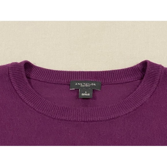 Ann Taylor Women's Crew Neck Ruched Sleeves Sweater Plum Purple Size Small - Picture 3 of 7